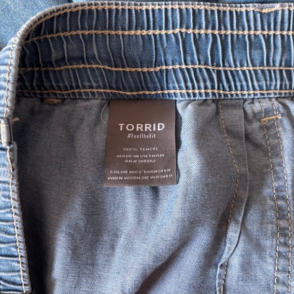 Torrid Blue Chambray High Rise Pull-On Lightweight Jeans - Size 18-20 - NWT - Picture 5 of 6